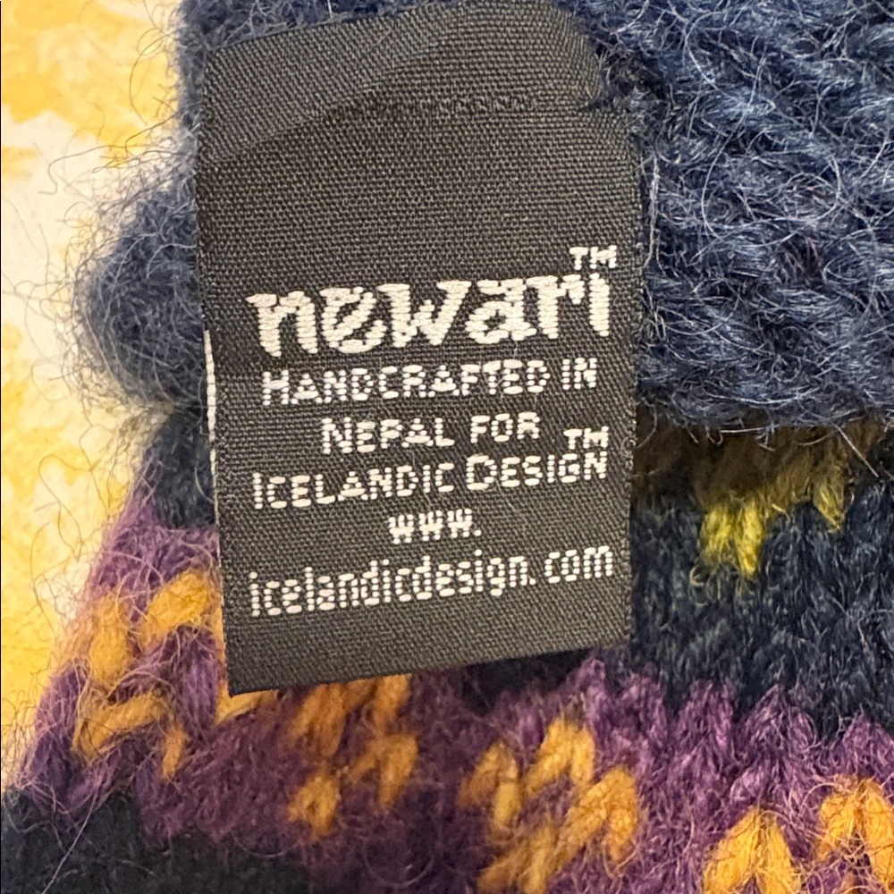 Icelandic Wool Mittens - Picture 5 of 7